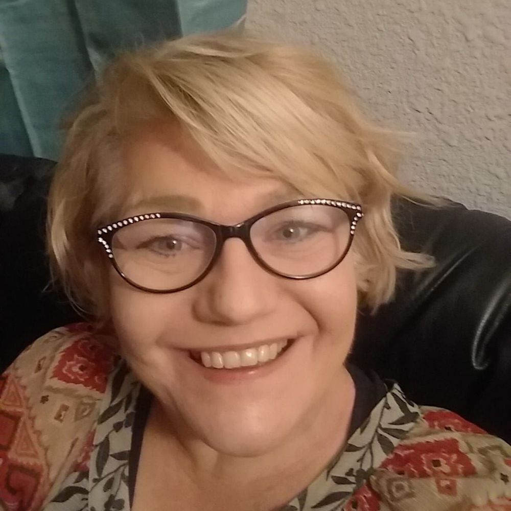 Meet your Posher, Kristen gelvin